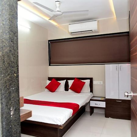 Nivant Lodge Solapur Exterior photo